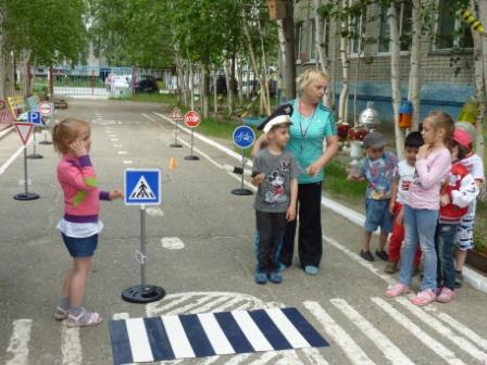 В Югре более 300 детей из детских садов приняли участие в спортивном празднике «Я-юный пешеход!»